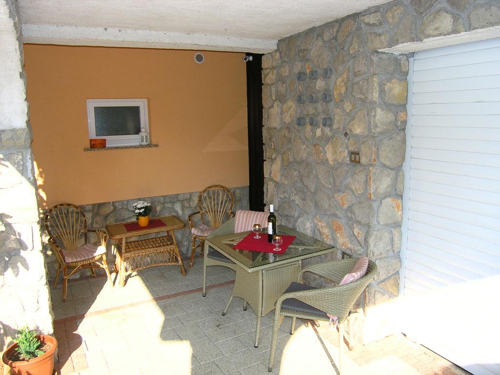 Apartman Ruza Krk Town Exterior foto